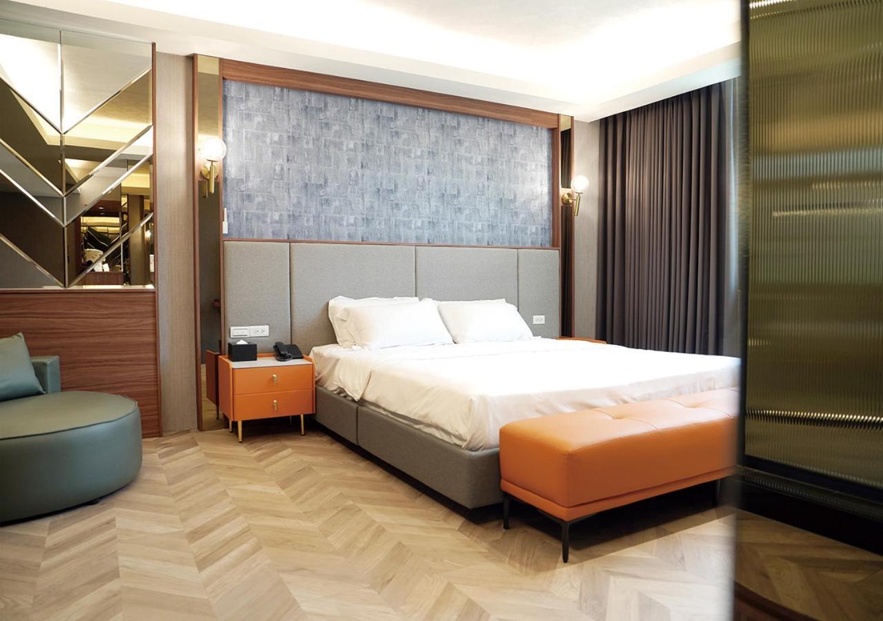גאושיונג The Riverside Hotel & Motel מראה חיצוני תמונה