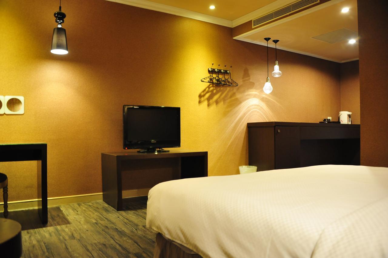 גאושיונג The Riverside Hotel & Motel מראה חיצוני תמונה