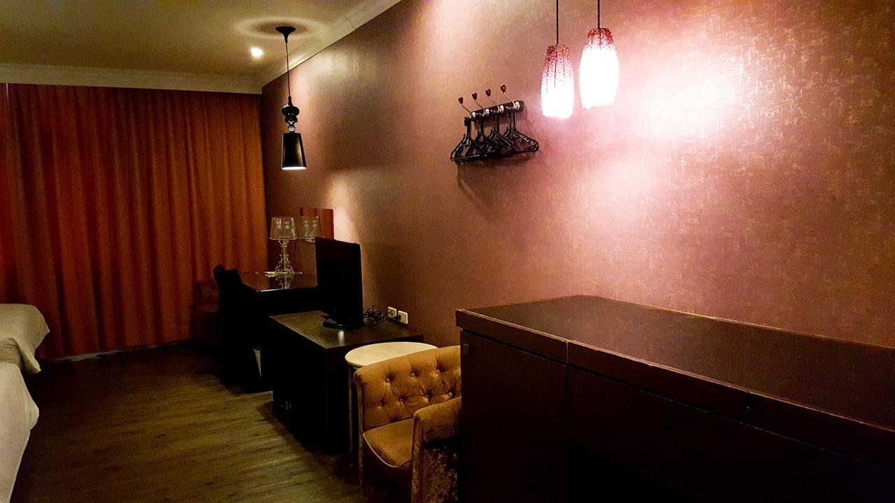 גאושיונג The Riverside Hotel & Motel מראה חיצוני תמונה
