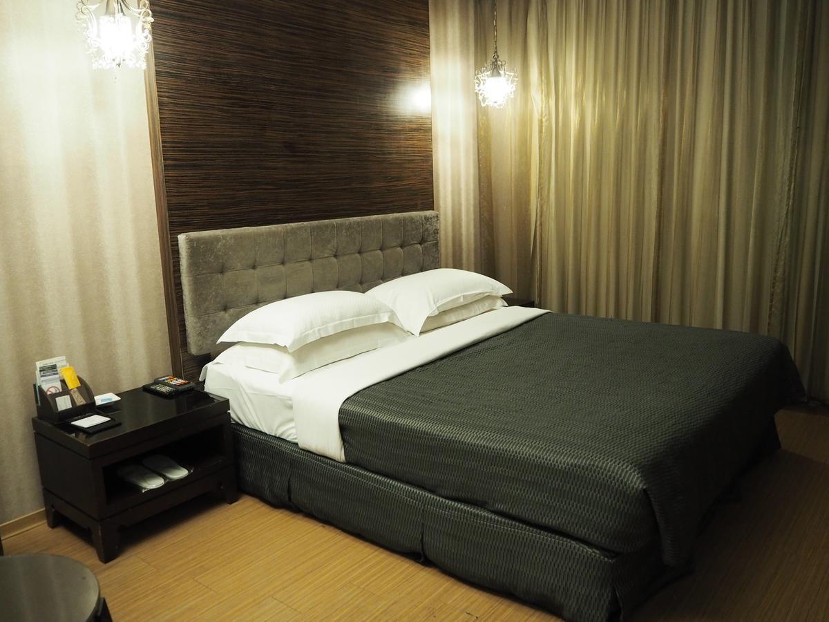 גאושיונג The Riverside Hotel & Motel מראה חיצוני תמונה