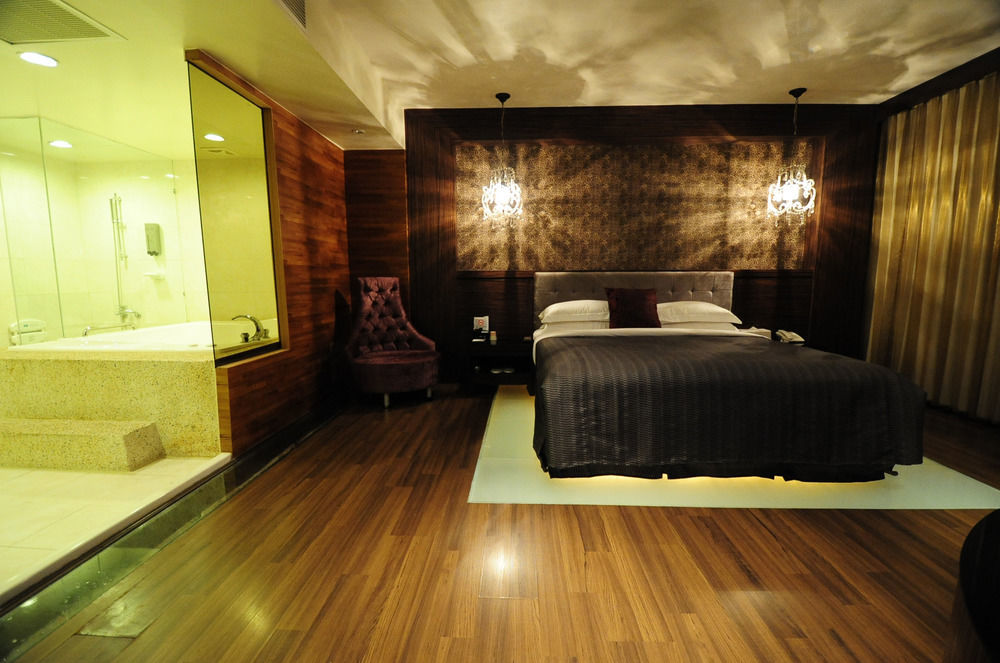גאושיונג The Riverside Hotel & Motel מראה חיצוני תמונה