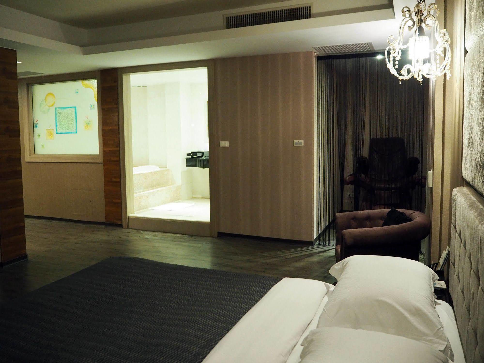 גאושיונג The Riverside Hotel & Motel מראה חיצוני תמונה