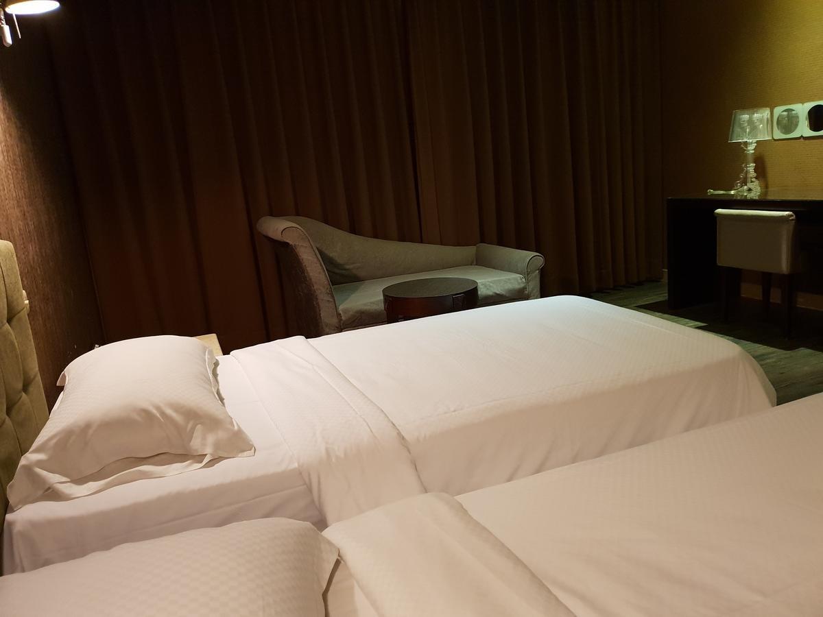 גאושיונג The Riverside Hotel & Motel מראה חיצוני תמונה
