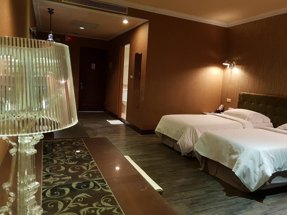גאושיונג The Riverside Hotel & Motel מראה חיצוני תמונה